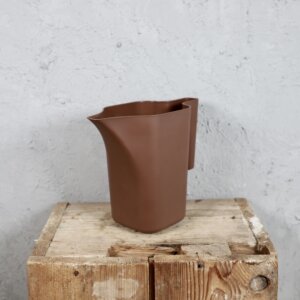 prosperplast-plastová-krhla-jug-rustic-brick-1,8-litra-rastlinkovo